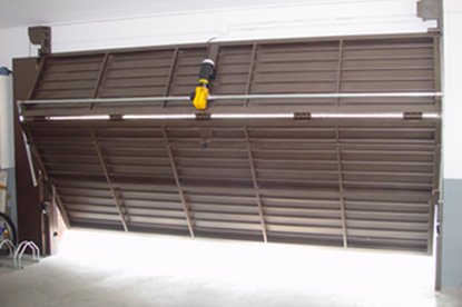 motor puerta basculante - Motores para puertas autom&aacute;ticas